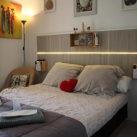 Philippe & Marie, A Louer Petite Chambre Chez L'Habitant Avec Terrasse Dans Villa, Au Pied Du Luberon Cucuron Exteriér fotografie