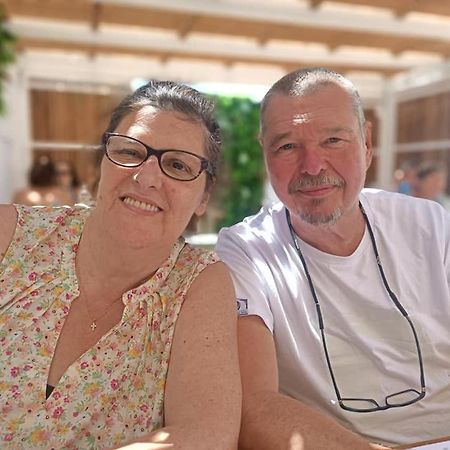Philippe & Marie, A Louer Petite Chambre Chez L'Habitant Avec Terrasse Dans Villa, Au Pied Du Luberon Cucuron Exteriér fotografie