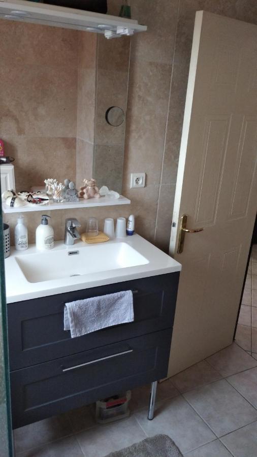 Philippe & Marie, A Louer Petite Chambre Chez L'Habitant Avec Terrasse Dans Villa, Au Pied Du Luberon Cucuron Exteriér fotografie
