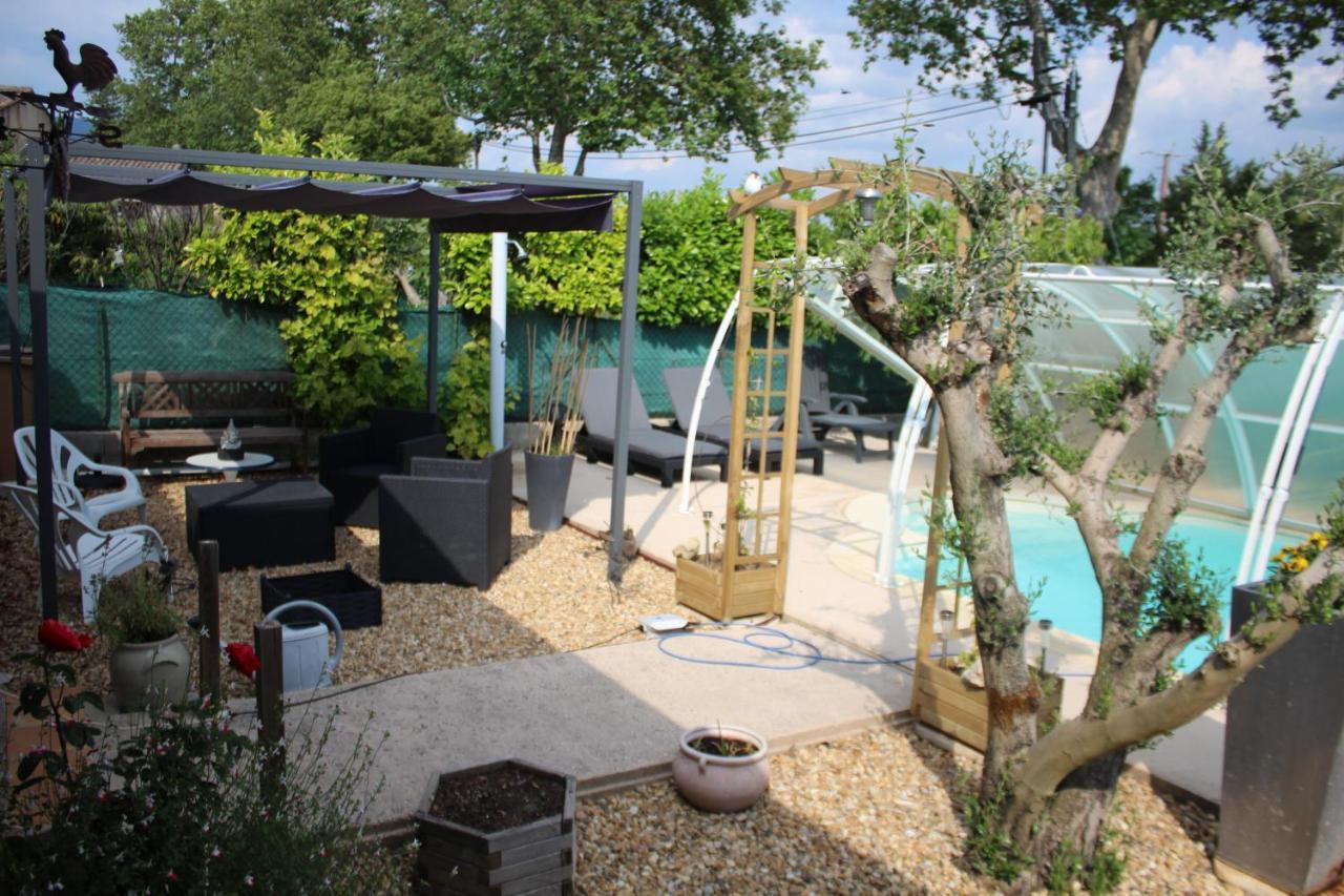 Philippe & Marie, A Louer Petite Chambre Chez L'Habitant Avec Terrasse Dans Villa, Au Pied Du Luberon Cucuron Exteriér fotografie